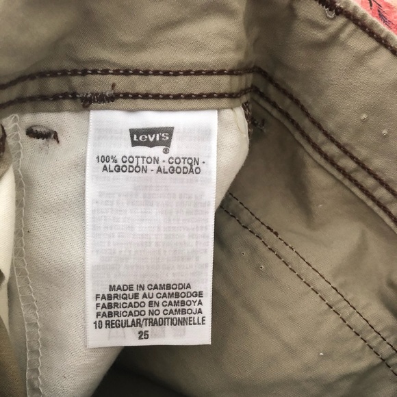 Boys Levi’s khaki cargo shorts - never worn - Picture 4 of 6